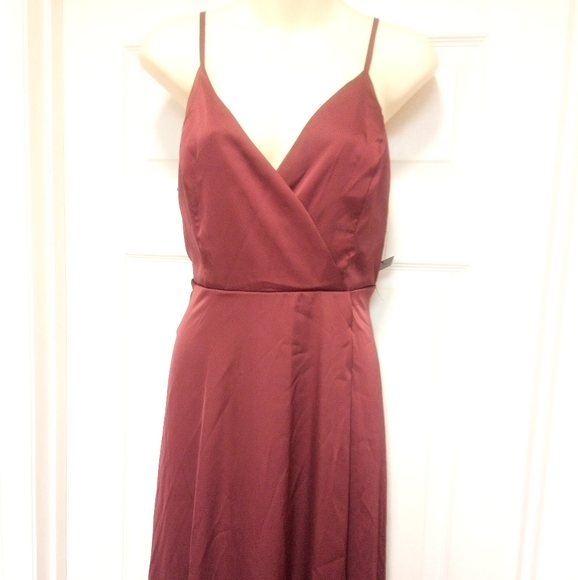 🆕 Lulu's 👗 Size Small🌹 burgundy color dress suer soft - Picture 9 of 14